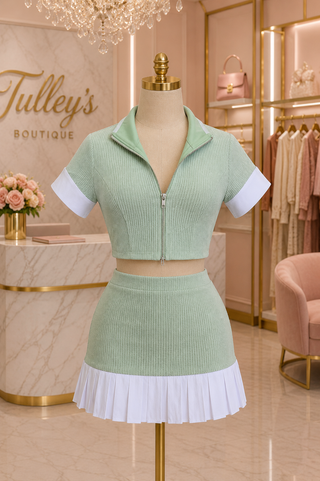 Queens Court Skirt Set