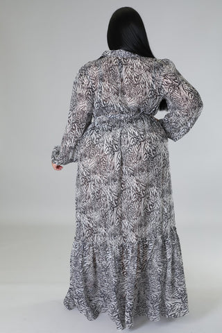 Plus Size Abstract Print Long Sleeve Maxi Dress with Belt