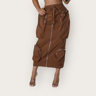 Women’s stretch cargo skirt with zipper details