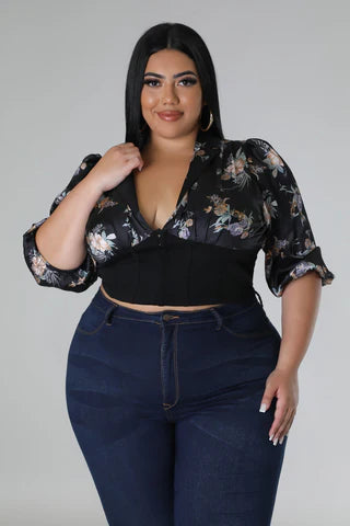 Plus Size Tops | Chic & Flattering Styles | Tulleys Boutique