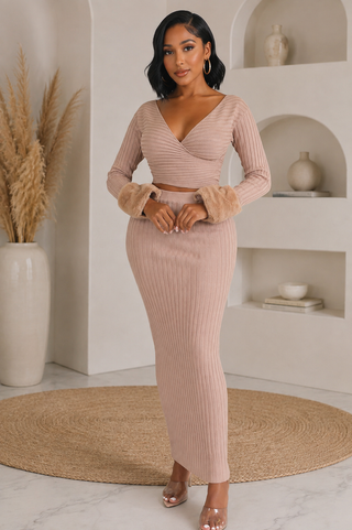  Faux-fur cuff long sleeve crop top paired with high-waisted ribbed knit maxi skirt