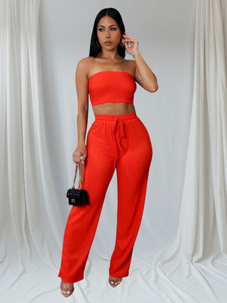 Chic Red Two-Piece Set: Effortlessly Stylish and Comfortable