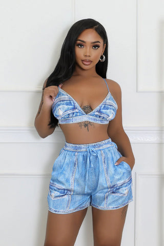 Women’s boutique 2pc stretch short set with bra top