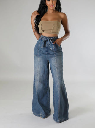 Women’s trendy wide leg denim pants with button closure