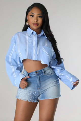 distressed denim shorts women fray hem summer outfit
